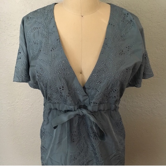 Banana republic silk embroidered eyelet blouse - Picture 2 of 5